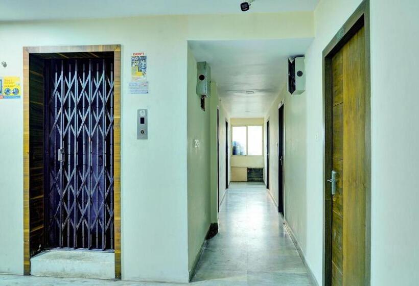 Отель Oyo Flagship 81091  Samrat