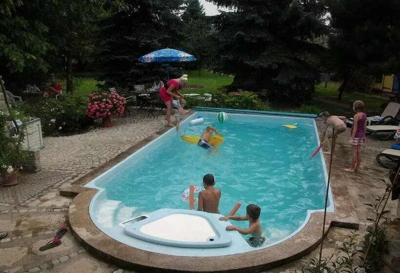 Hotelli Landferienhaus Pension Erika