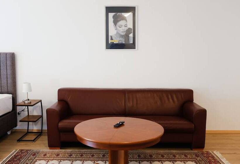 Отель Milchhof Apartments Aschaffenburg