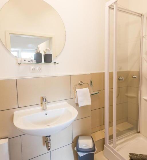 בית מלון כפרי Oberkasseler Hof Bonn