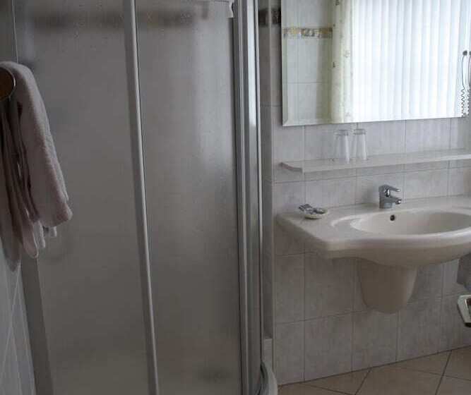 ホテル Pension Allebrodt