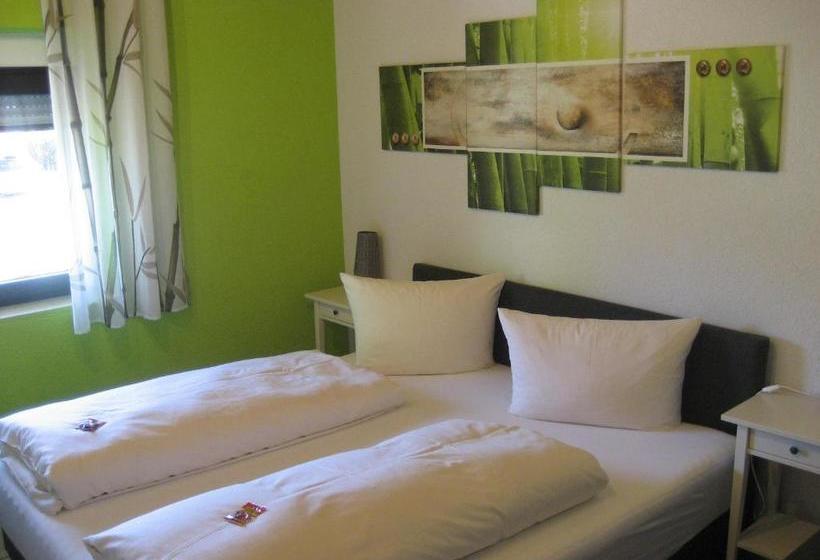 Hotelli Pension Am Park