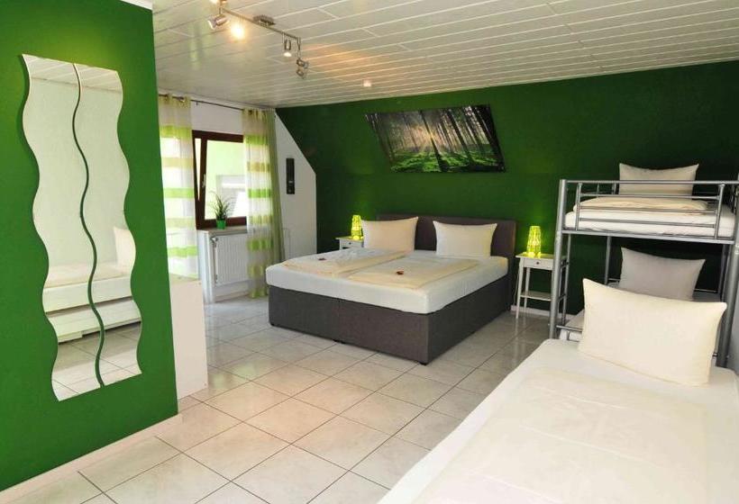 Hotelli Pension Am Park