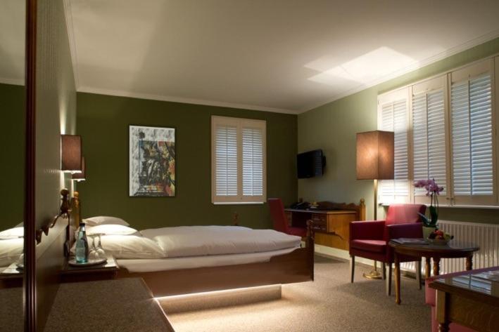 فندق Und Weinhaus Zum Krug