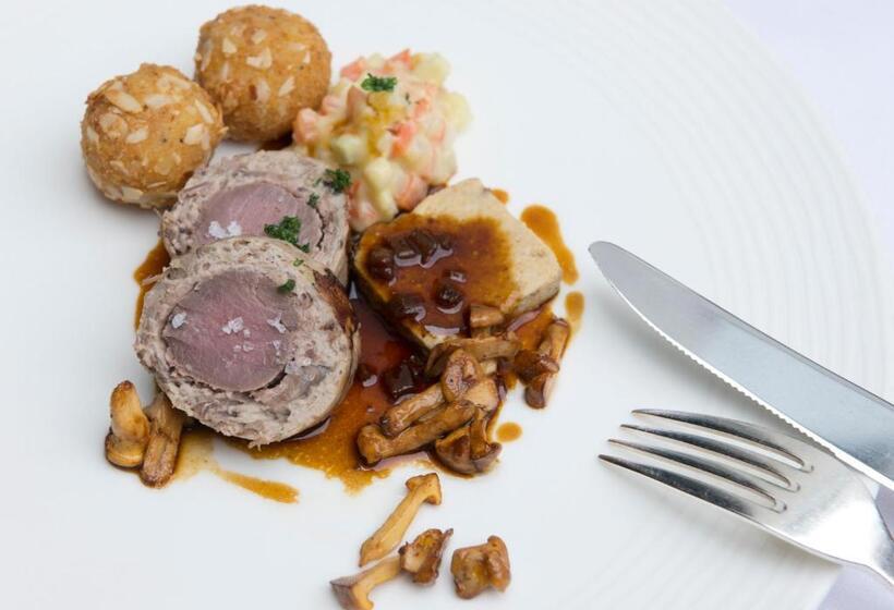 فندق Und Weinhaus Zum Krug