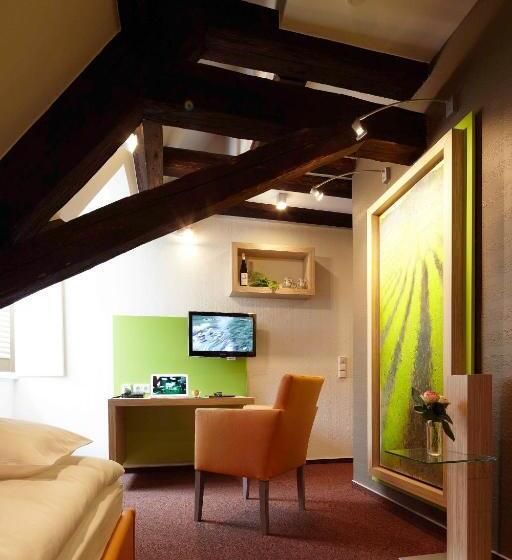 فندق Und Weinhaus Zum Krug