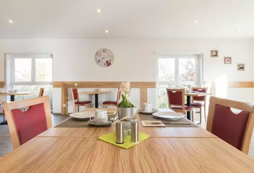 Hotelli Villa Dörr N8 Quartier