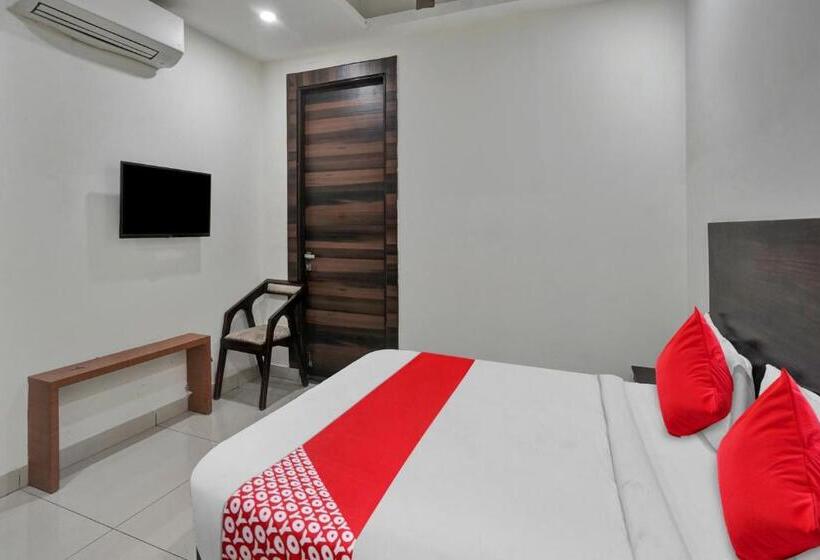 Flagship Hotel King S