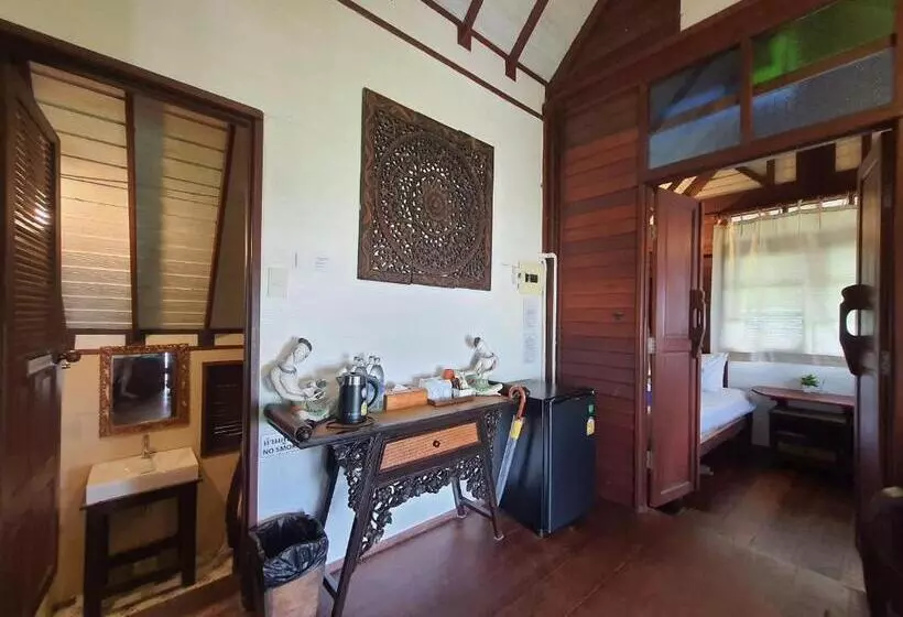 Hotelli Baan Thong Ching Resort