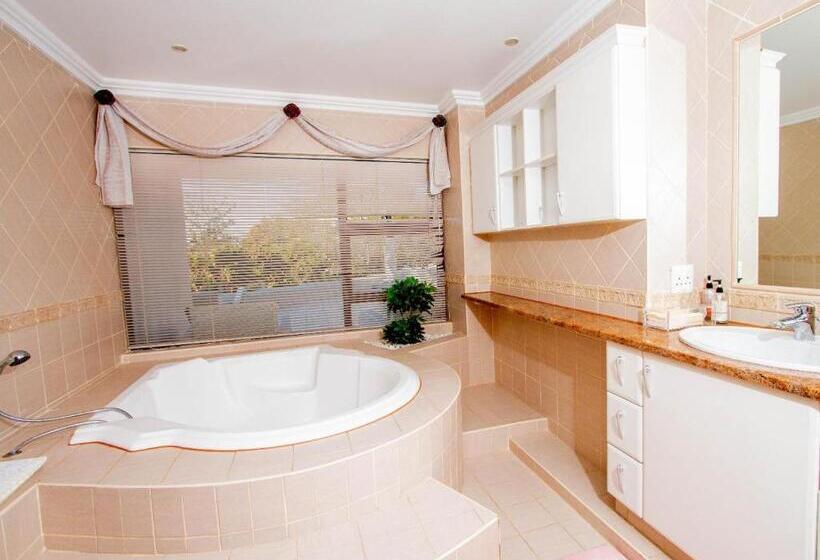 Hotel Bophirima Boutique