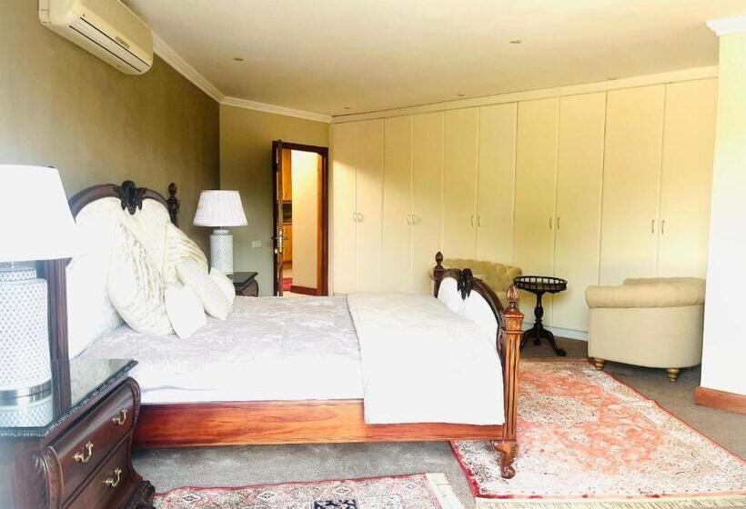 Hotel Bophirima Boutique