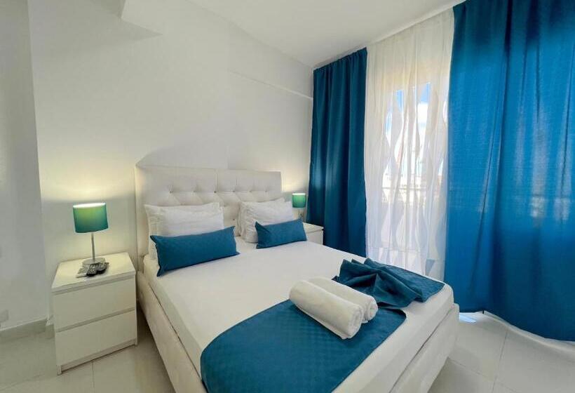 هتل Vacation Studios With Rooftop Pool, Beach Club, Restaurants Playa Los Corales