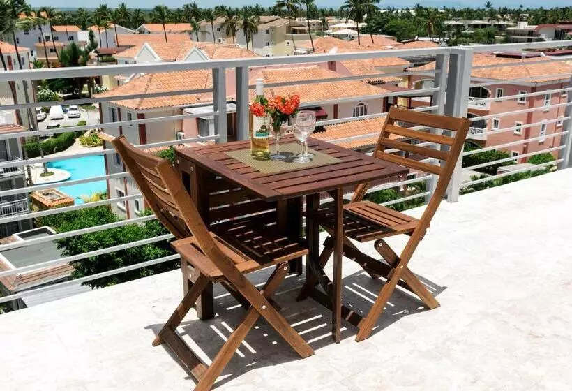 هتل Vacation Studios With Rooftop Pool, Beach Club, Restaurants   Playa Los Corales