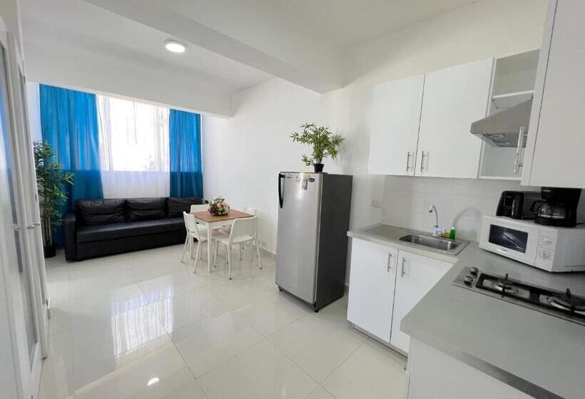 هتل Vacation Studios With Rooftop Pool, Beach Club, Restaurants Playa Los Corales