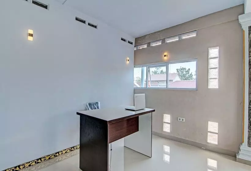 ホテル Oyo 92082 Elisa Hill