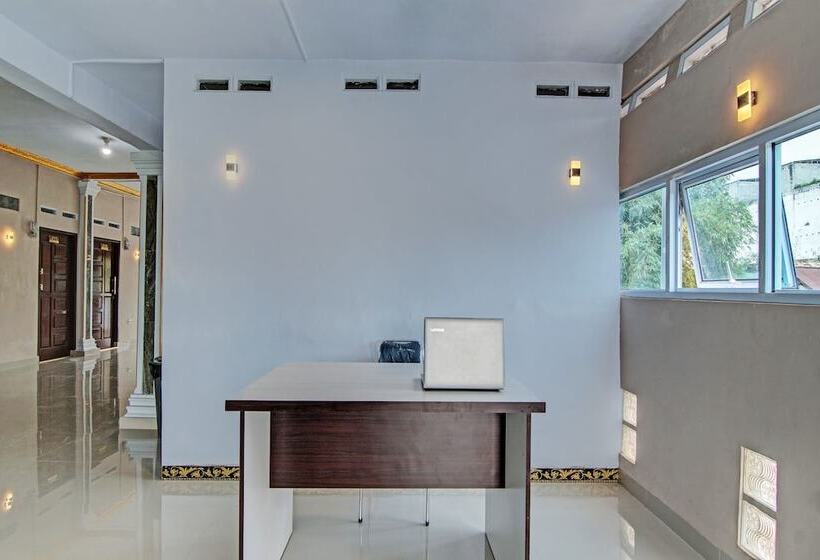 فندق Oyo 92082 Elisa Hill