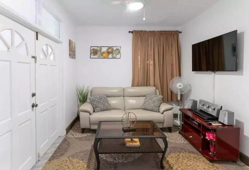 هتل Villa Copthall