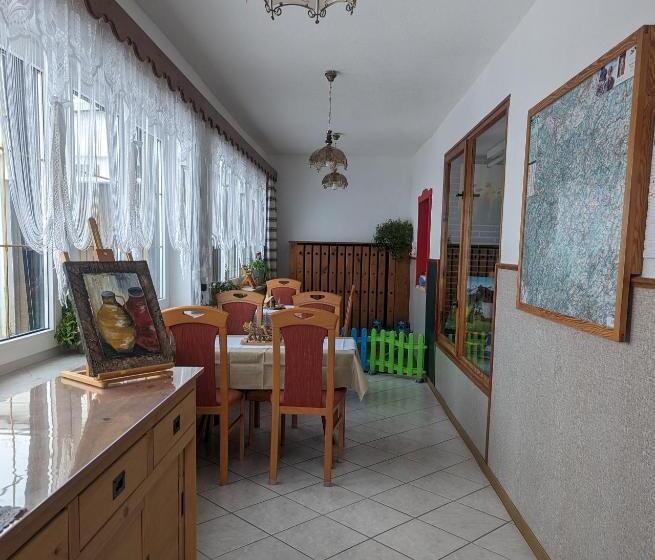 펜션 Landhaus Kühler Morgen, Appartement Mit 140er Futonbett, Teeküche, Bad