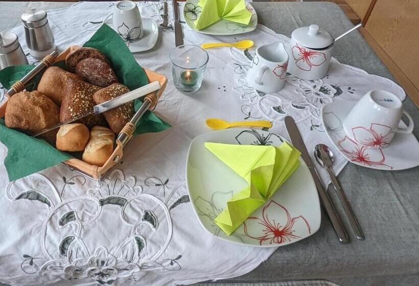 펜션 Landhaus Kühler Morgen, Appartement Mit 140er Futonbett, Teeküche, Bad