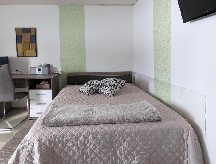 펜션 Landhaus Kühler Morgen, Appartement Mit 140er Futonbett, Teeküche, Bad