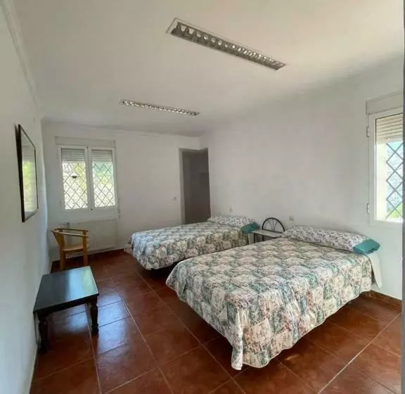 Albergue De Millares