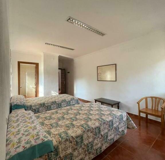 Albergue De Millares