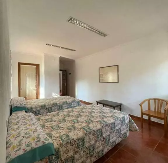 Albergue De Millares