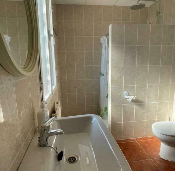 Albergue De Millares