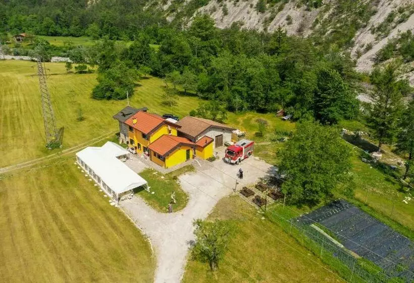 ホテル Alloggio Agrituristico Pociat
