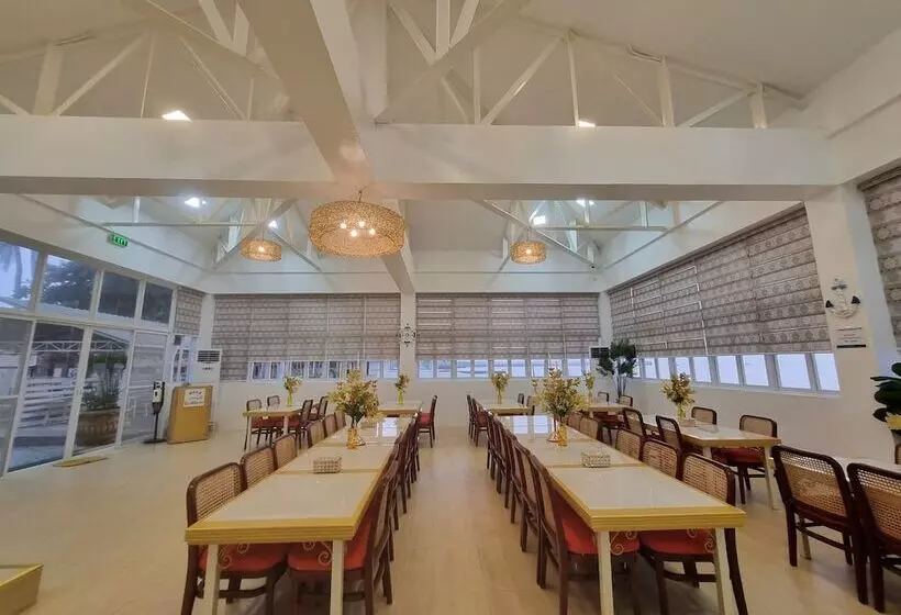 ホテル Villa Excellance Beach And Wave Pool Resort