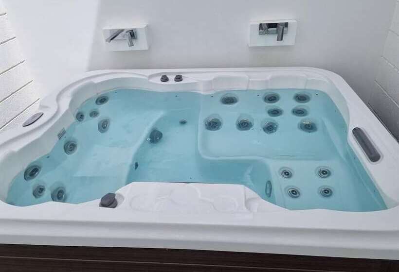 酒店 Villa Excellance Beach And Wave Pool Resort