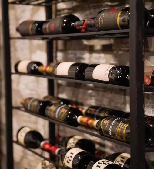 Majatalo Bujtina Adora