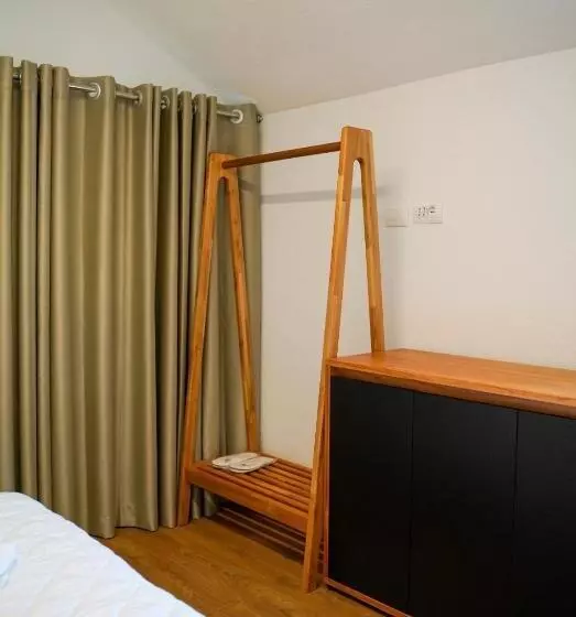 Majatalo Bujtina Adora