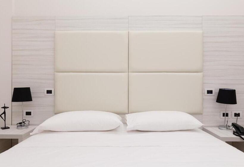 پانسیون Hub Naples