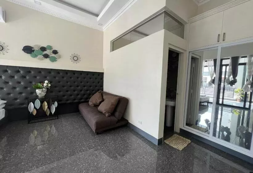 リゾートホテル Dampa Poolside Events & Accommodation