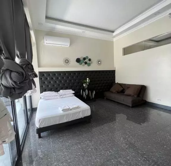 リゾートホテル Dampa Poolside Events & Accommodation