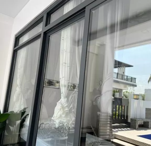 リゾートホテル Dampa Poolside Events & Accommodation