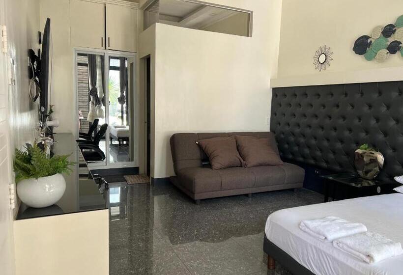 Resort Dampa Poolside Events & Accommodation