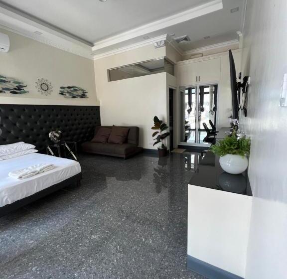 Resort Dampa Poolside Events & Accommodation