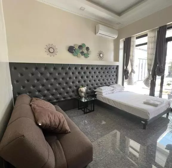 リゾートホテル Dampa Poolside Events & Accommodation