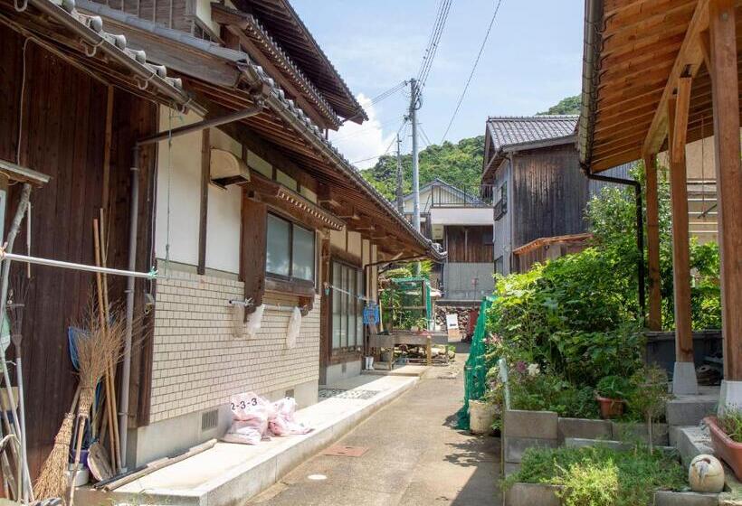Hotel Sea Auberge Shitsumi 海のオーベルジュ志積