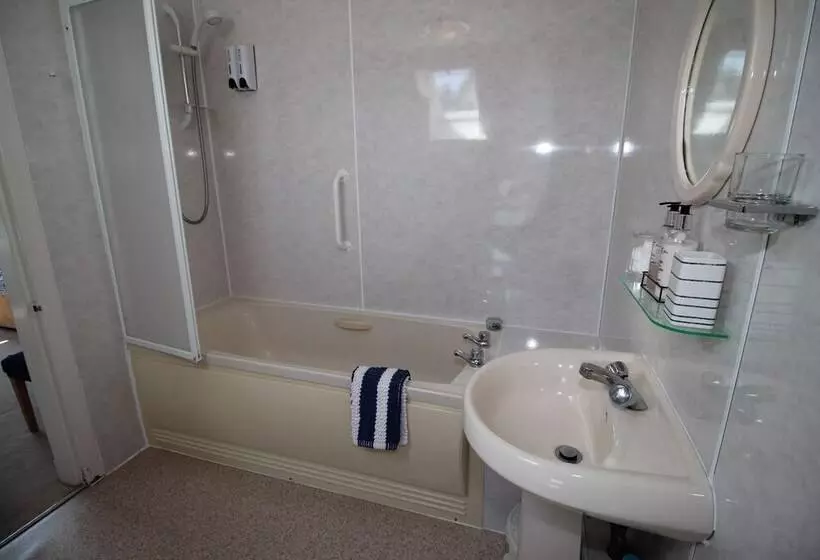 Majatalo Allandale House