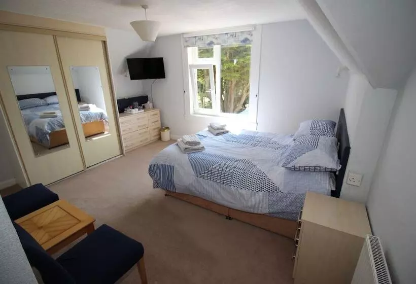 Majatalo Allandale House