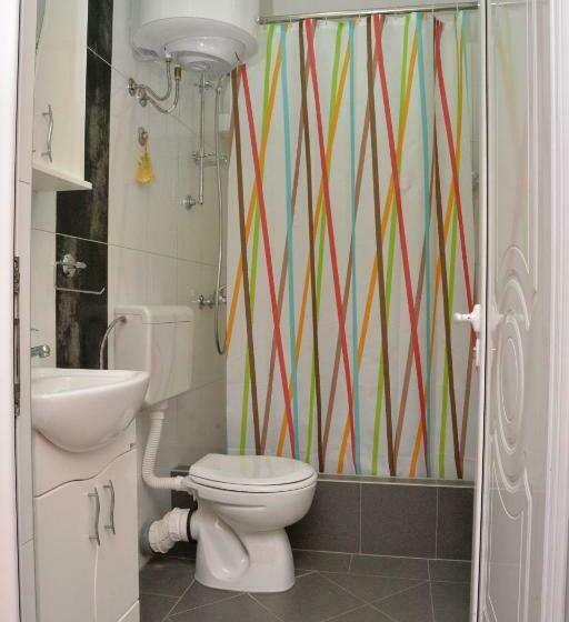 تختخواب و صبحانه As Club