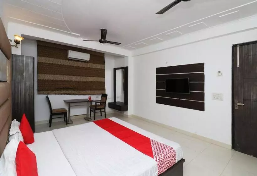 Hotelli Oyo Shanti Uday