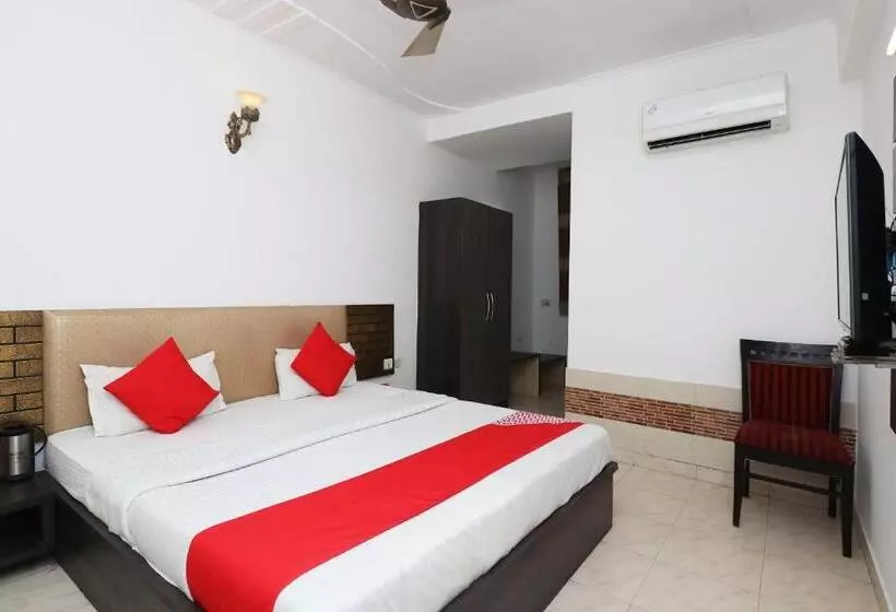 Hotelli Oyo Shanti Uday