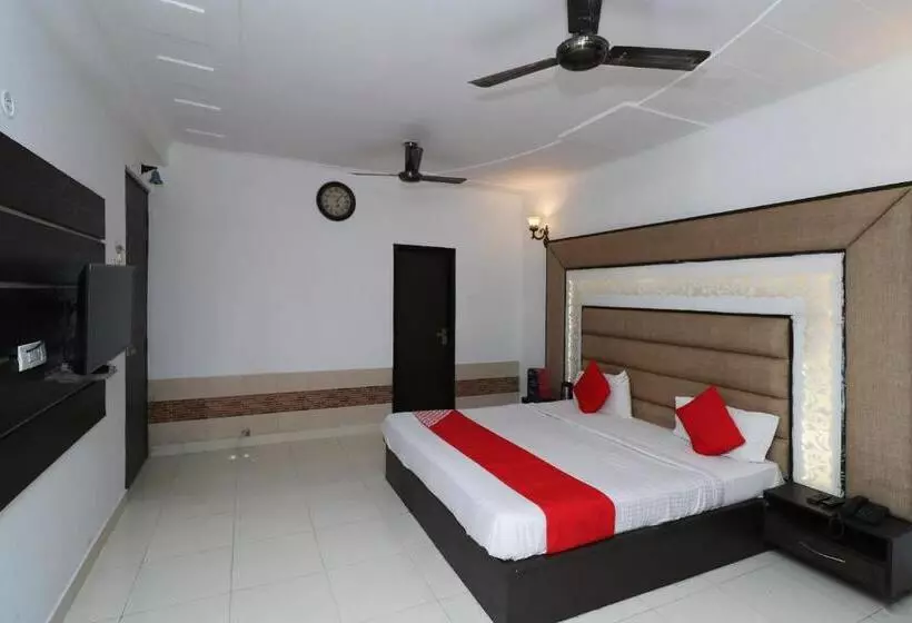 Hotelli Oyo Shanti Uday
