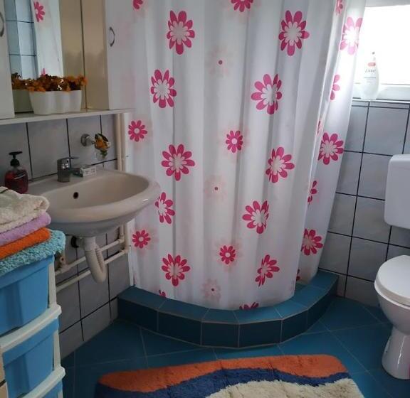 پانسیون Casa Camelia