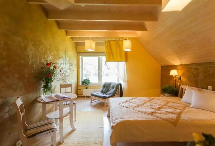 پانسیون Altmõisa Guesthouse