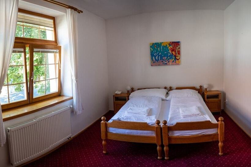 Grandhotel Sluchátko   Ex Zámecký